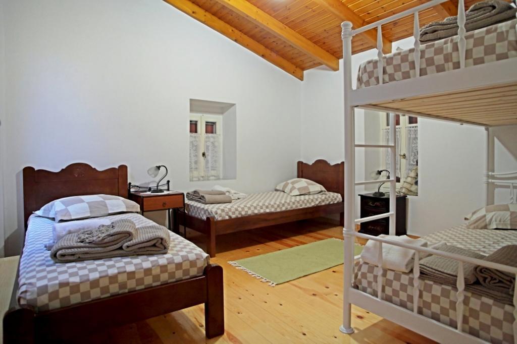 Menelia Cottage Platístoma Oda fotoğraf